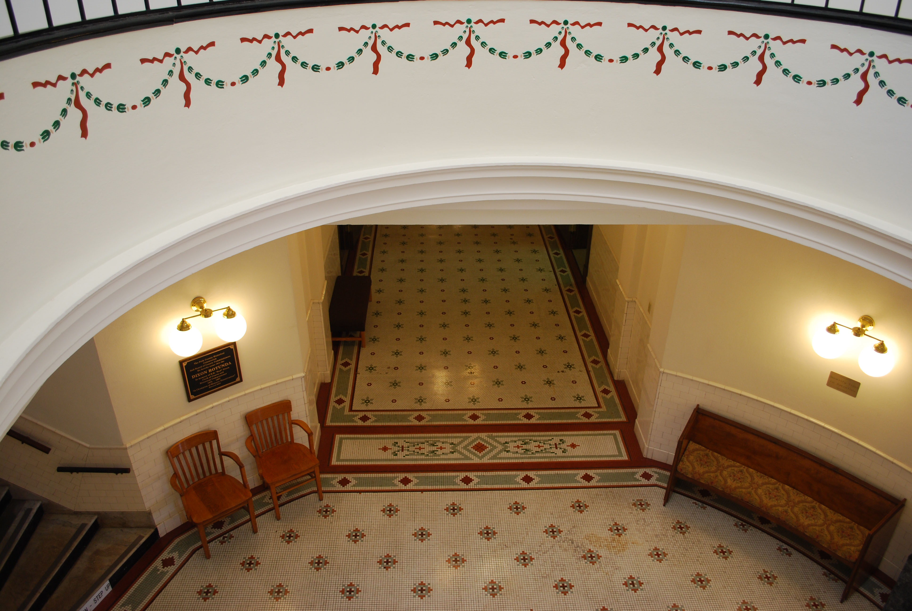 Photo of old Polk County Courthouse Rotunda